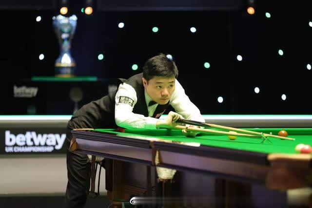 中的绝对实 中的绝对实